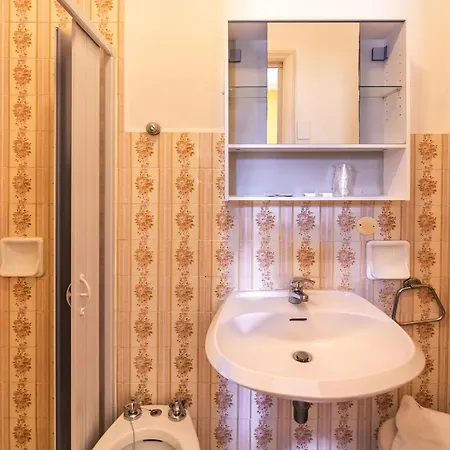 Stella Del Mare מלון 2*