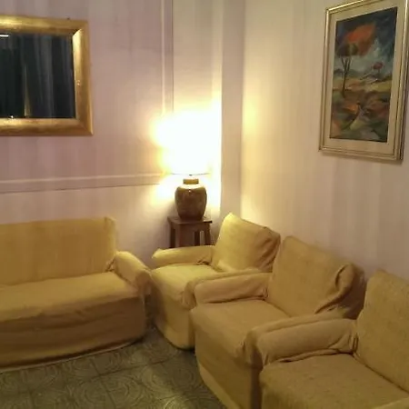 Stella Del Mare מלון 2*