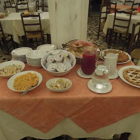 Stella Del Mare מלון