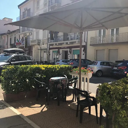 Stella Del Mare מלון 2*