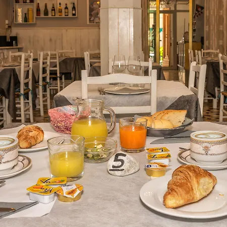 מלון Stella Del Mare 2*