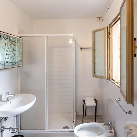 Stella Del Mare מלון וירג'יו